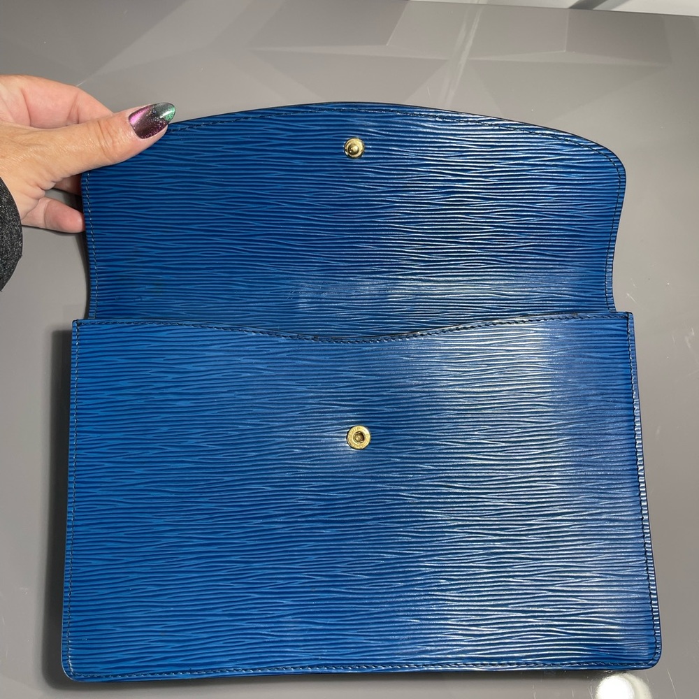 Louis Vuitton Epi Textured Blue Clutch EUC - Picture 9 of 16